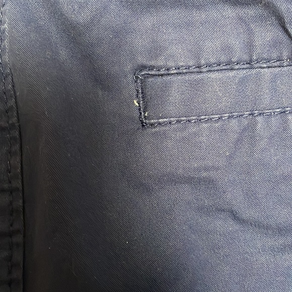 Old Navy Longer Length Navy Blue Chino Shorts - Picture 7 of 7